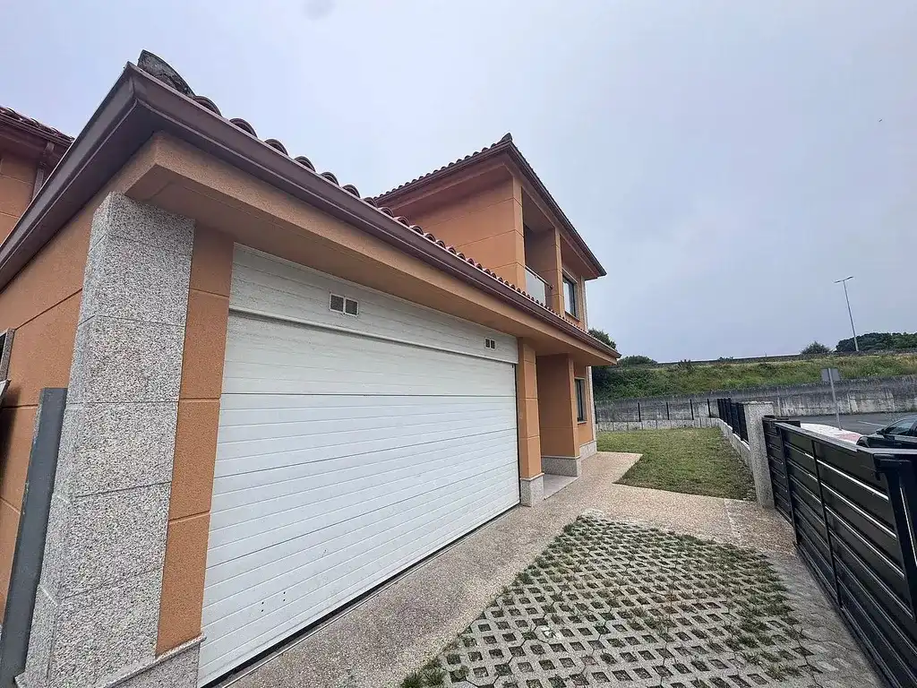 Vista exterior de Casa o xalet en venda en Ferrol