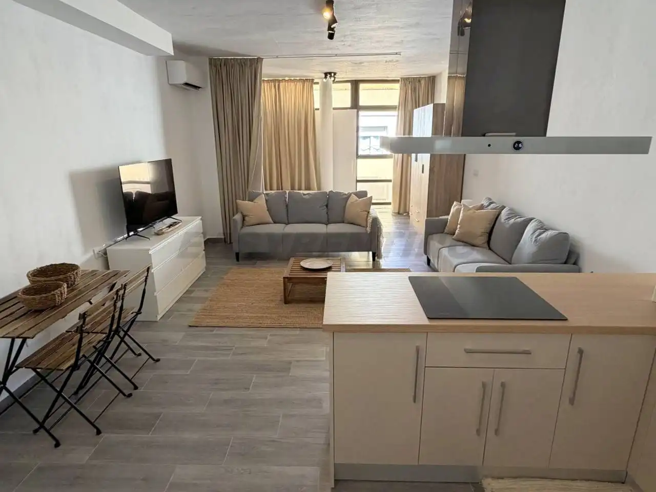 Wohnzimmer von Loft zur Miete in La Línea de la Concepción mit Klimaanlage, Möbliert und Alarm