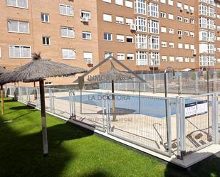 Swimming pool of Flat to rent in  Madrid Capital  with Air Conditioner