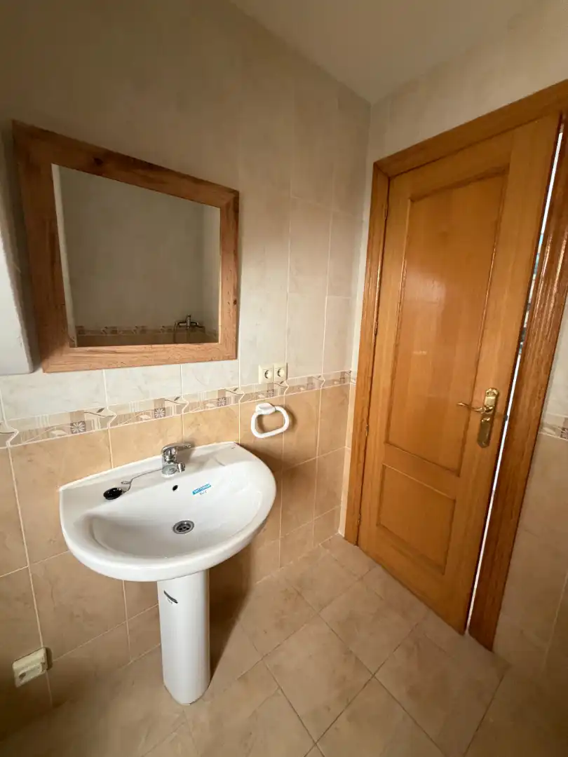 Bathroom of Duplexes for rent in Cúllar Vega  with Terrace, Furnished and Washing machine