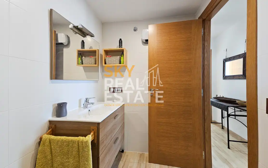 Baño de Piso en venta en Cullera con Terraza, Piscina y Amueblado