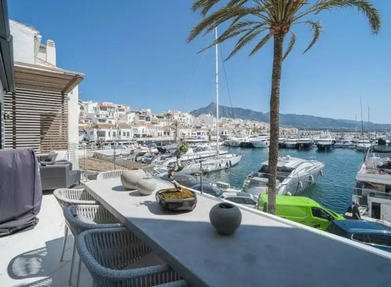 Apartament amb terrassa en venda a Nueva Andalucía, imagen 3