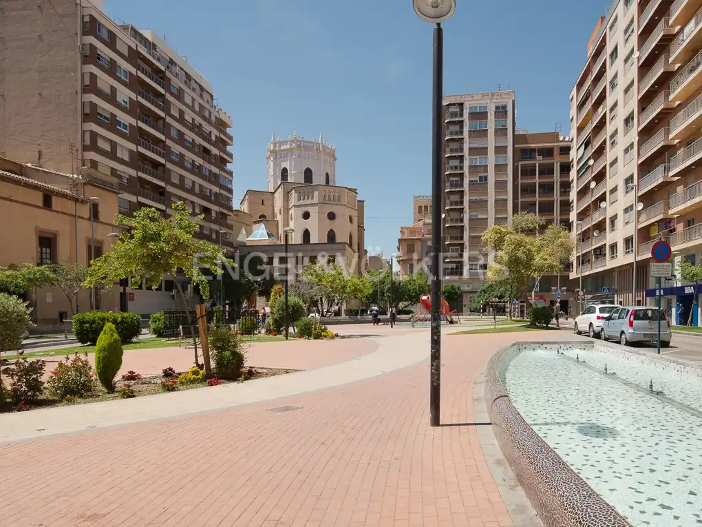 Vista exterior de Àtic en venda en Castellón de la Plana / Castelló de la Plana amb Calefacció, Parquet i Terrassa