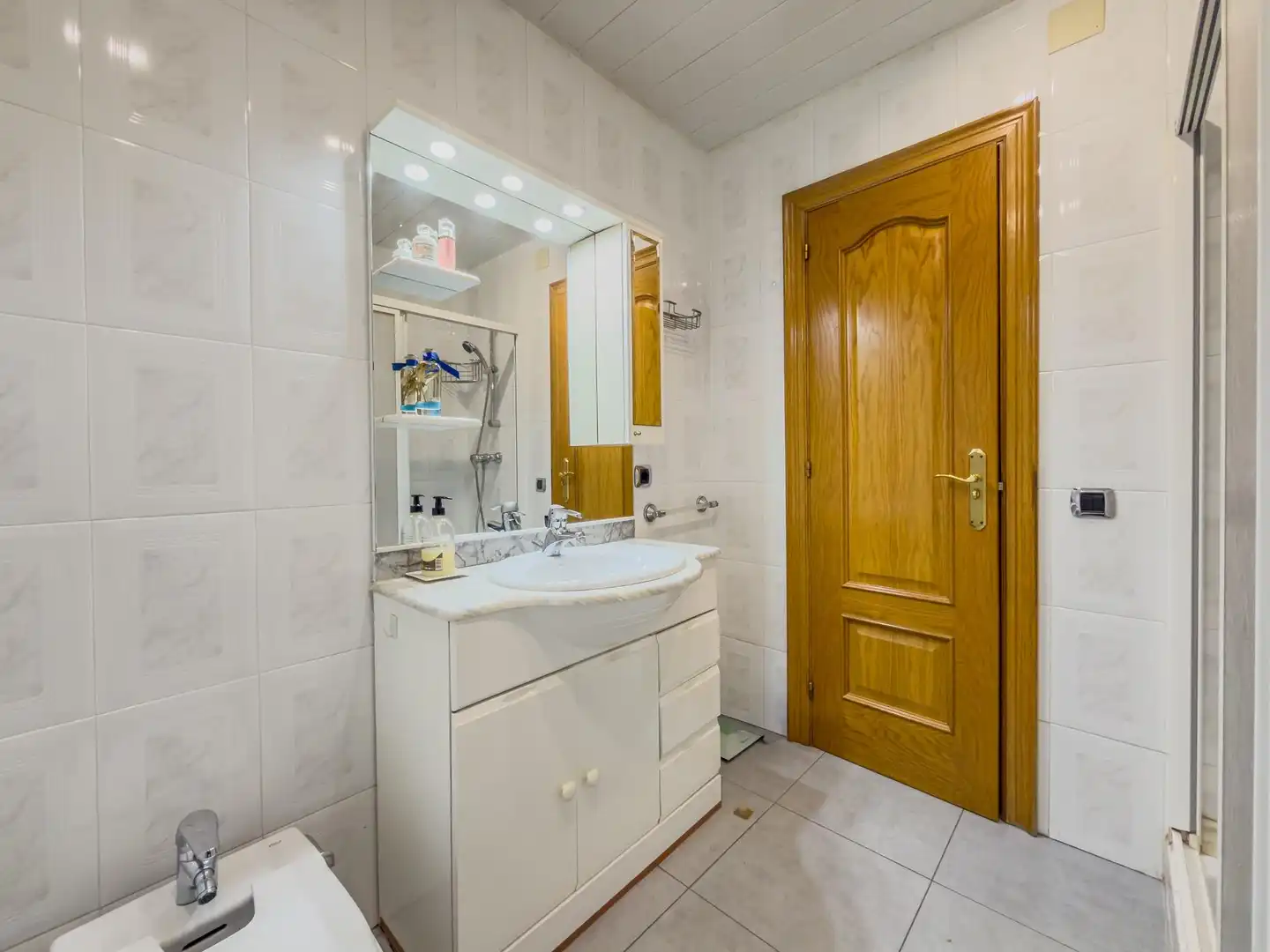 Badezimmer von Wohnung zum Verkauf in Terrassa mit Heizung