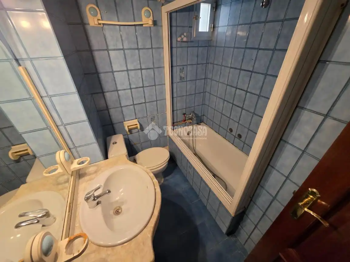 Bathroom of Flat for sale in Fuenlabrada