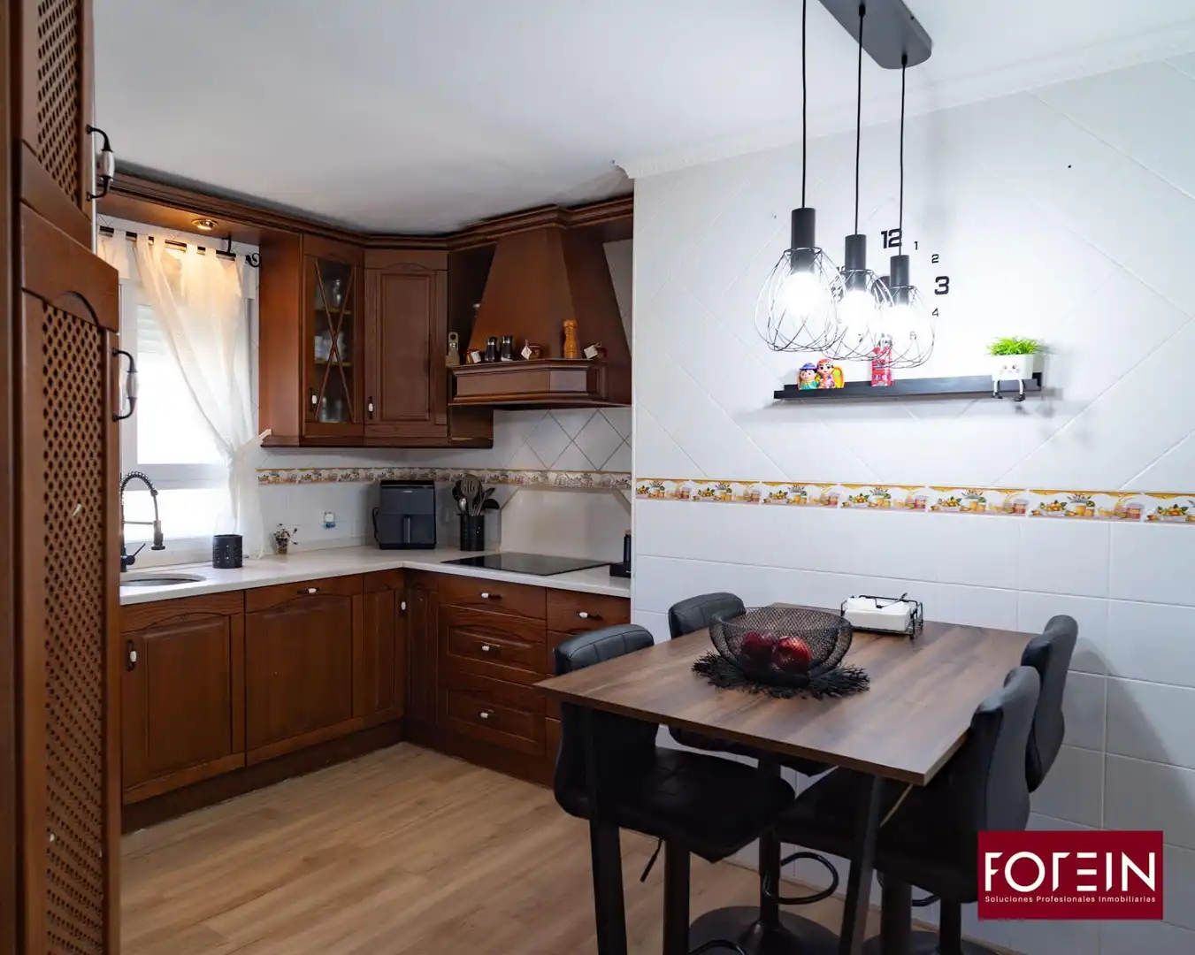 Cuina de Casa o xalet en venda en Torrejón del Rey amb Aire condicionat, Calefacció i Jardí privat