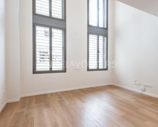 Bedroom of Attic for sale in  Barcelona Capital  with Air Conditioner and Terrace