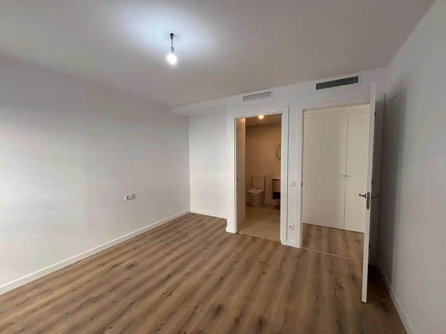 Habitación de Piso en venta en Sabadell con Aire acondicionado y Calefacción