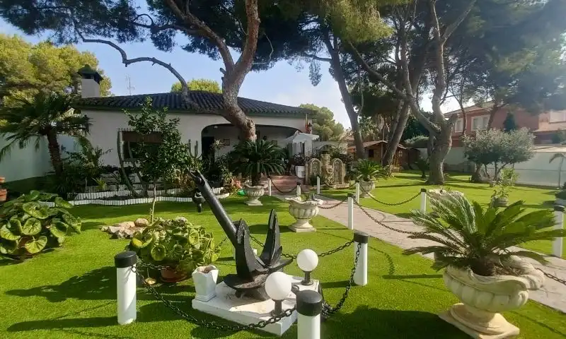 Chalet con piscina en venta en Calle  Pablo Neruda-Campoamor, imagen 11