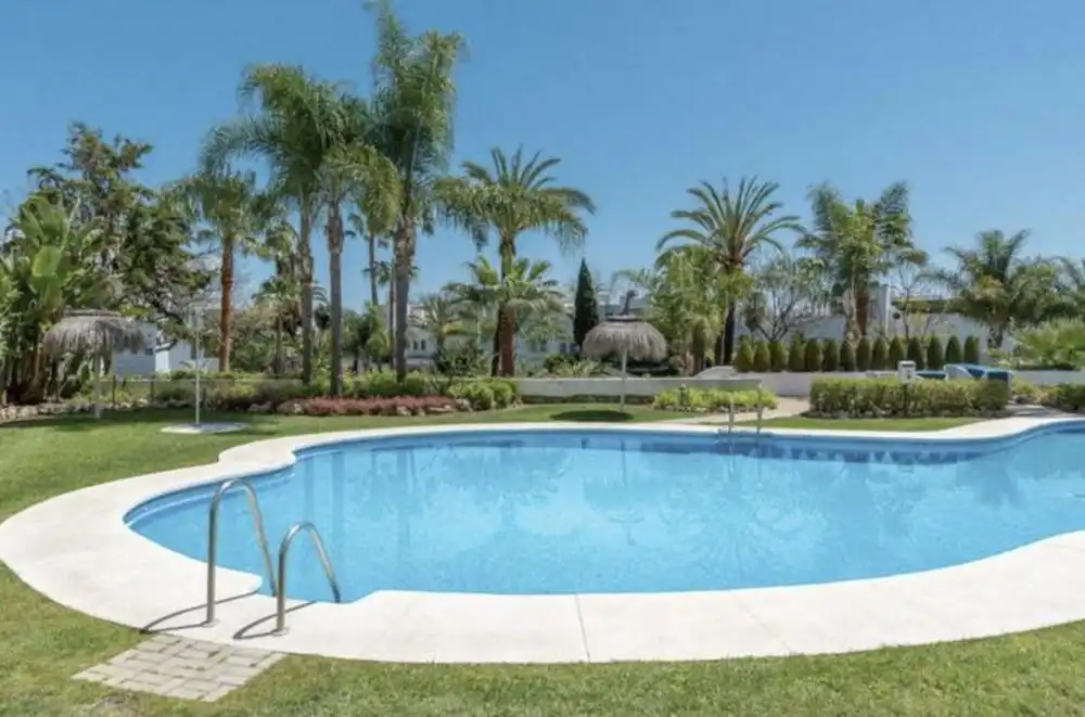 Piscina de Planta baixa de lloguer en Marbella amb Aire condicionat, Terrassa i Traster