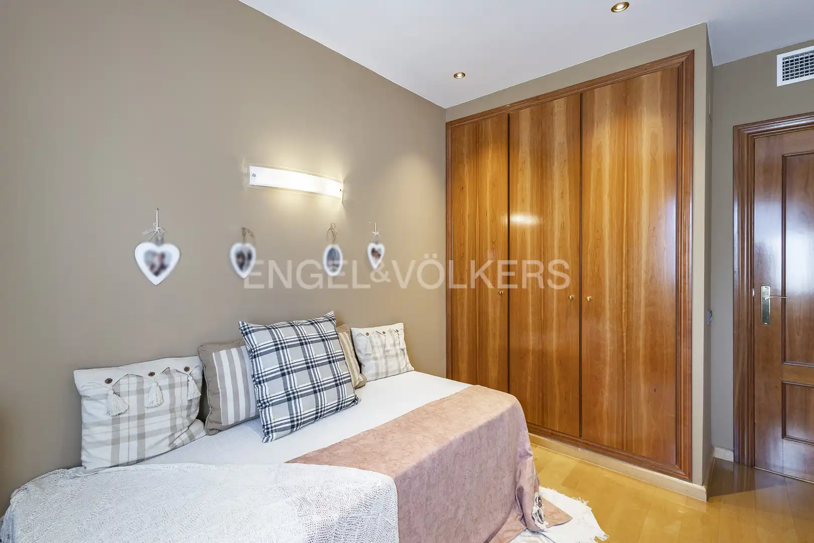 Habitación de Casa o chalet en venta en Tarragona con Aire acondicionado, Calefacción y Jardín privado