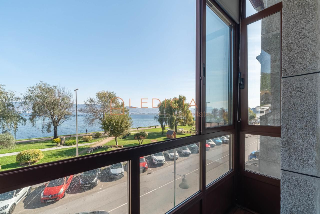 Bedroom of Flat for sale in Moaña  with Air Conditioner, Heating and Terrace