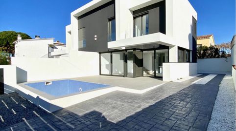 Casa nueva con piscina en Empuriabrava, Sector Requesens, cerca de la playa. Diseño moderno y orientación suroeste para luz natura, immagine 2