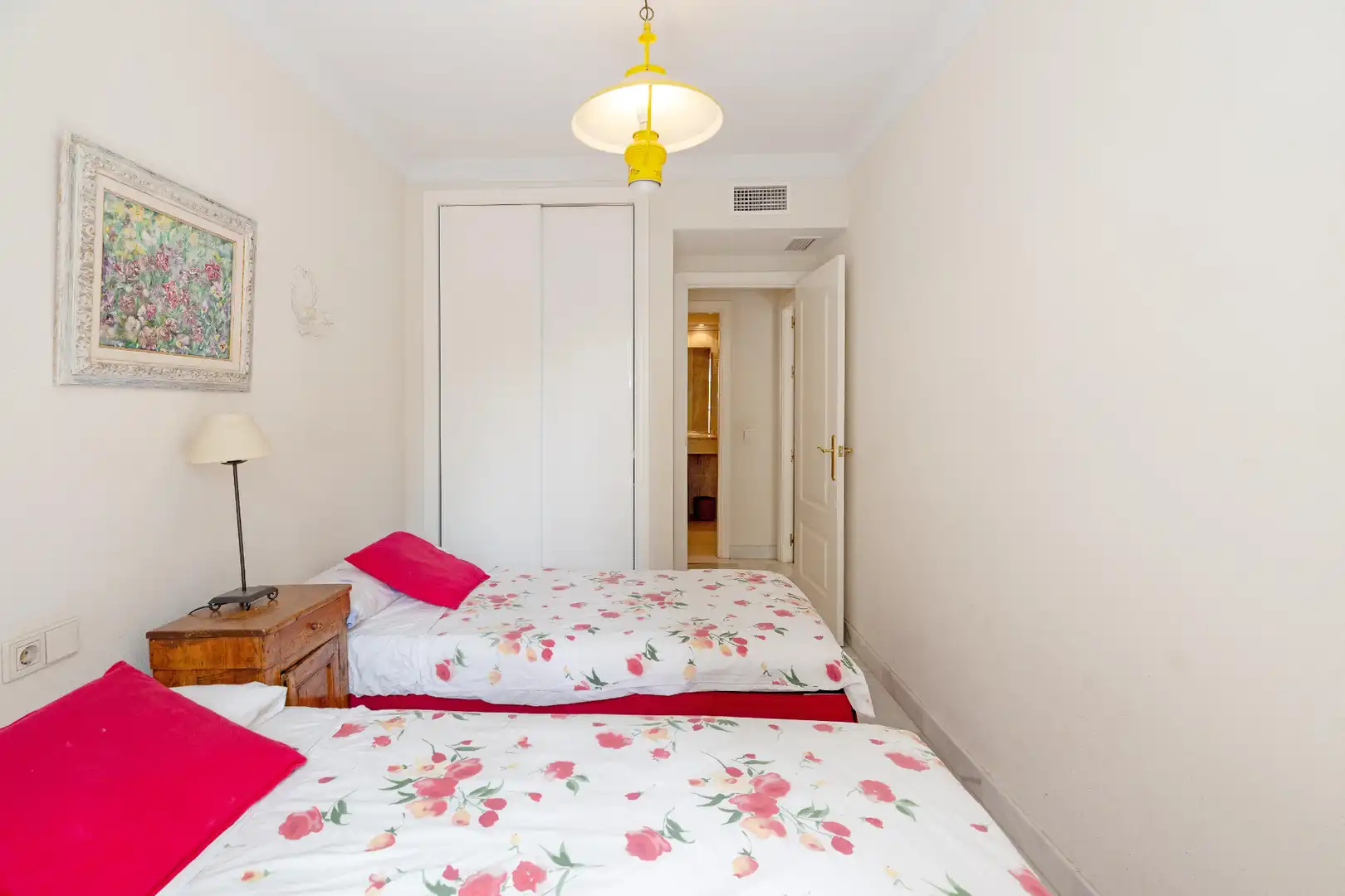 Schlafzimmer von Erdgeschoss zum Verkauf in Marbella mit Klimaanlage, Heizung und Terrasse