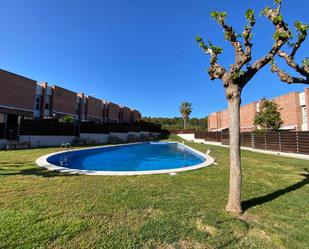 Piscina de Dúplex de lloguer en Sant Sadurní d'Anoia amb Aire condicionat, Calefacció i Terrassa