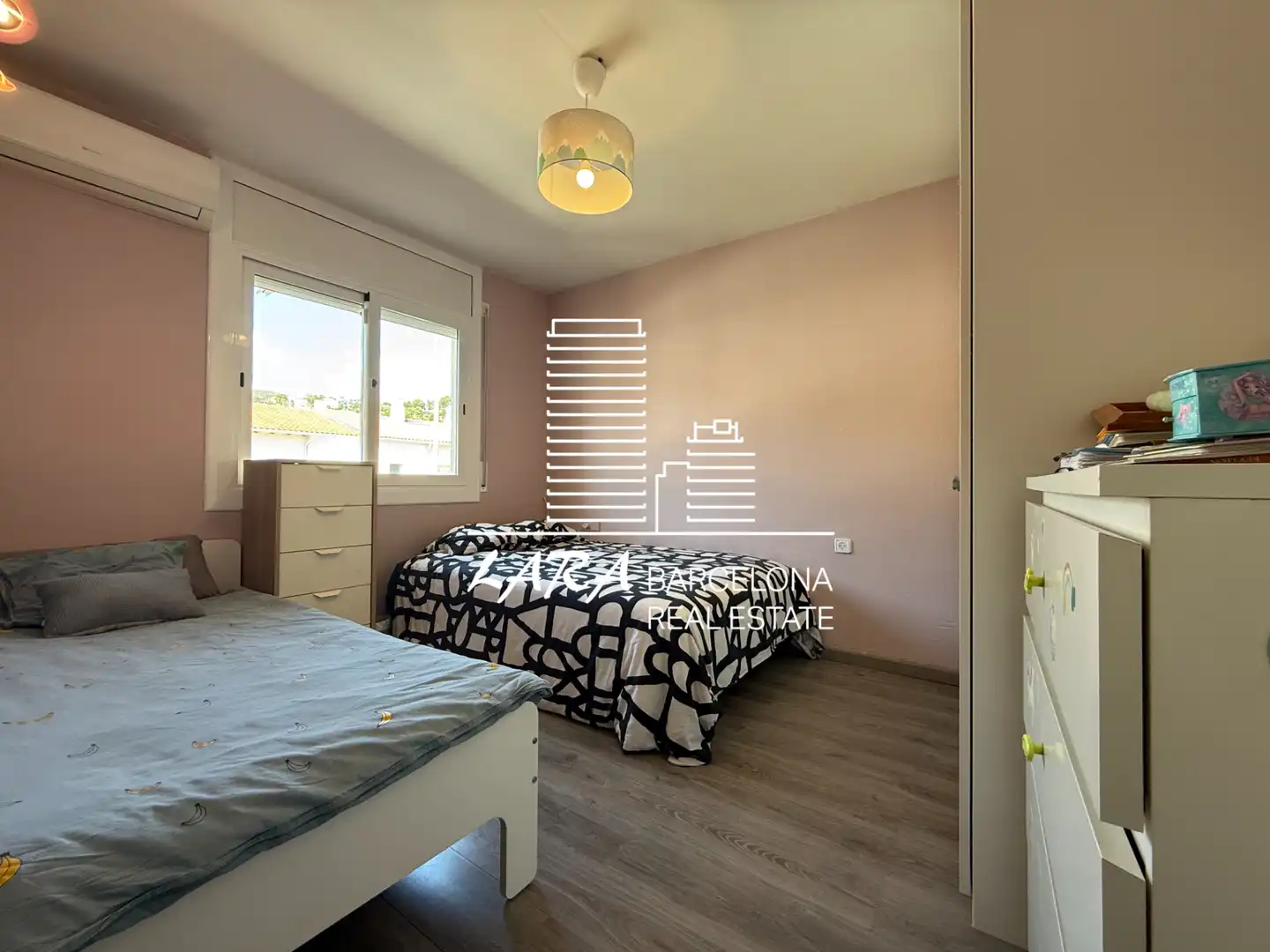 Dormitori de Casa adosada en venda en Castelldefels amb Aire condicionat, Jardí privat i Terrassa