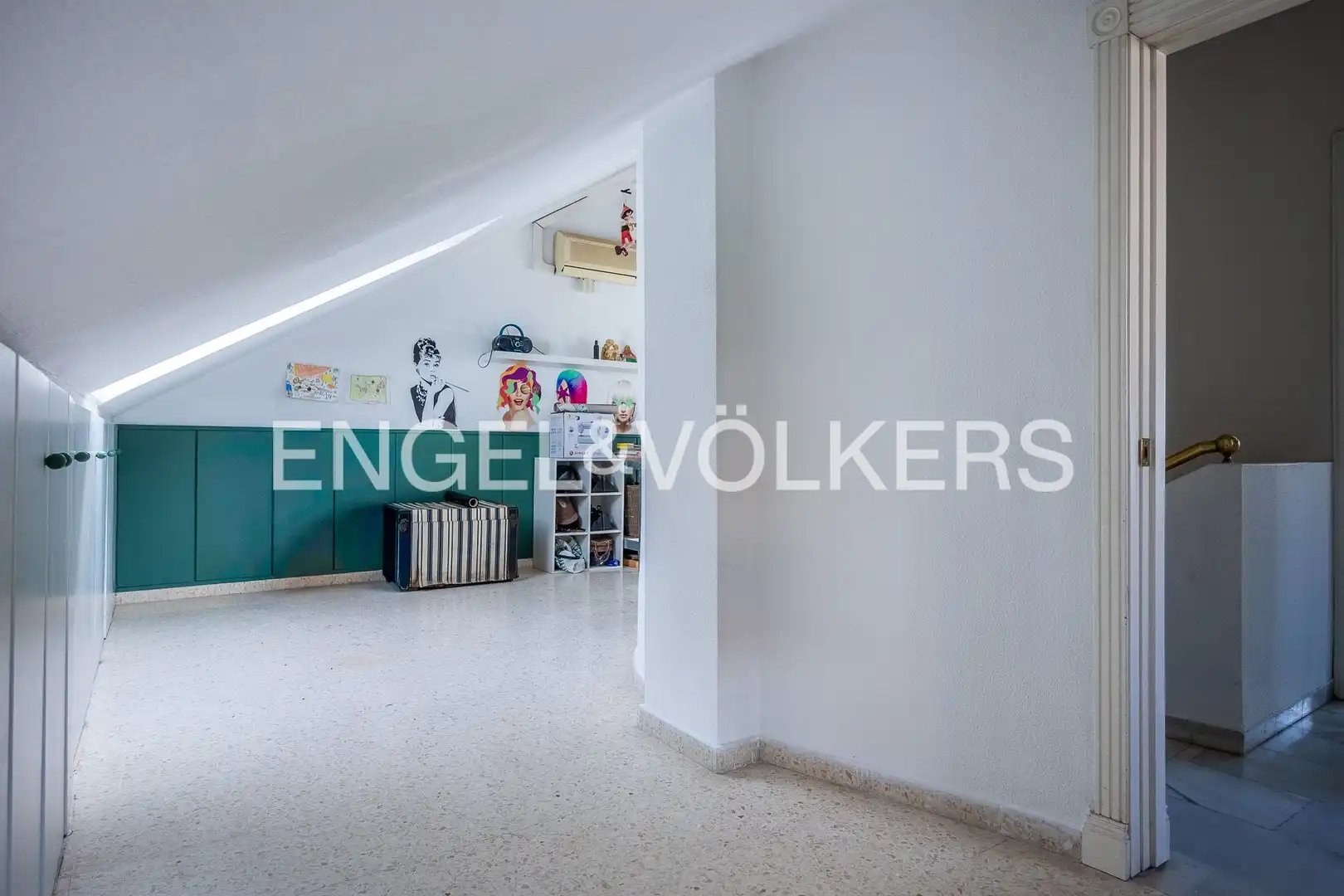Houses for sale in Sevilla  with Air Conditioner, Heating and Private garden