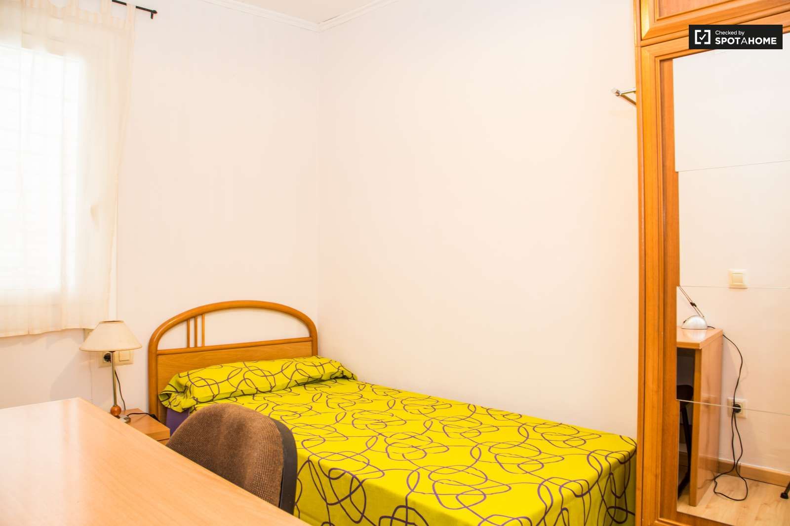 Flat to share in La Nova Esquerra de l'Eixample