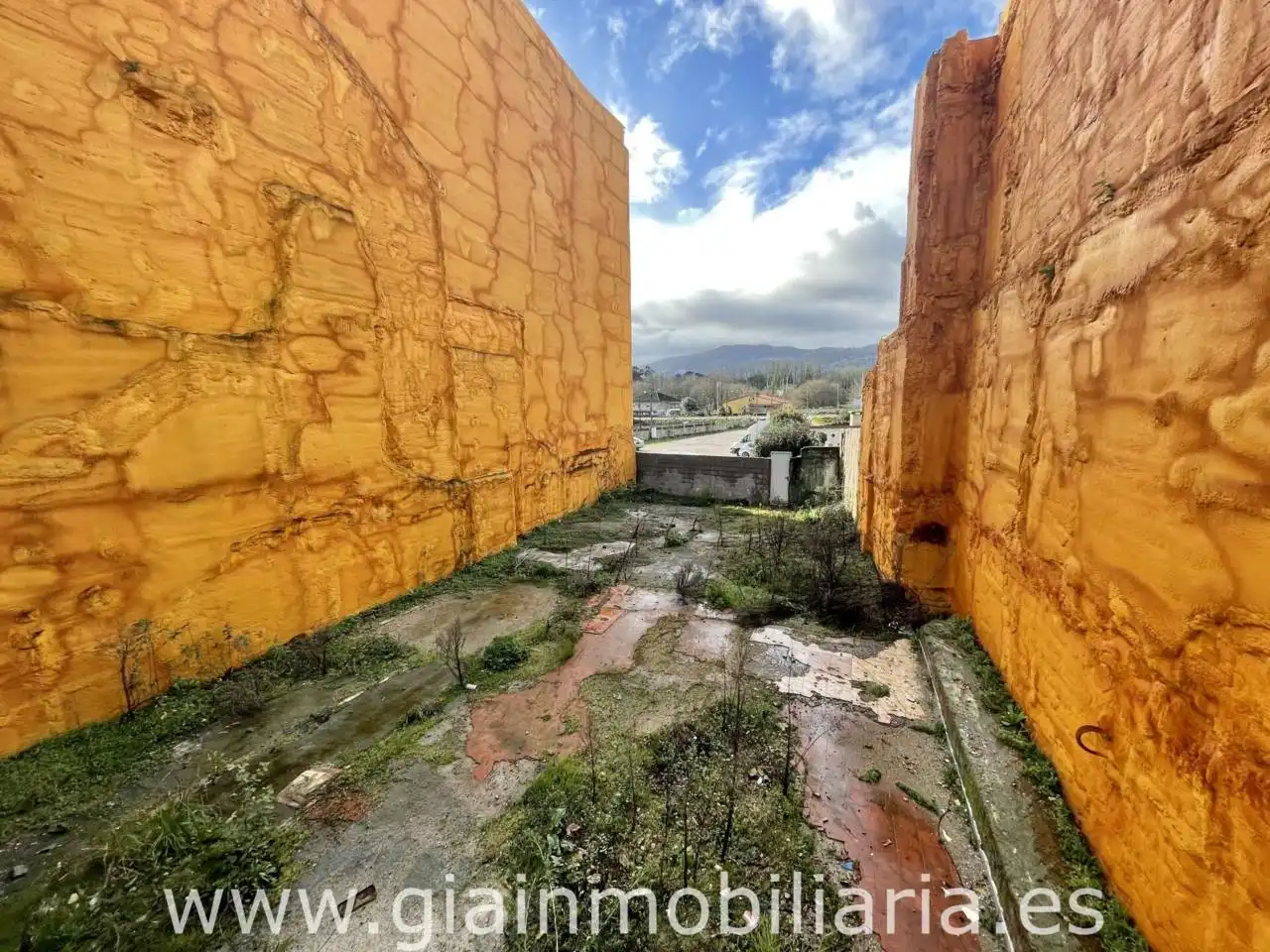 Vista exterior de Terreny en venda en O Porriño  