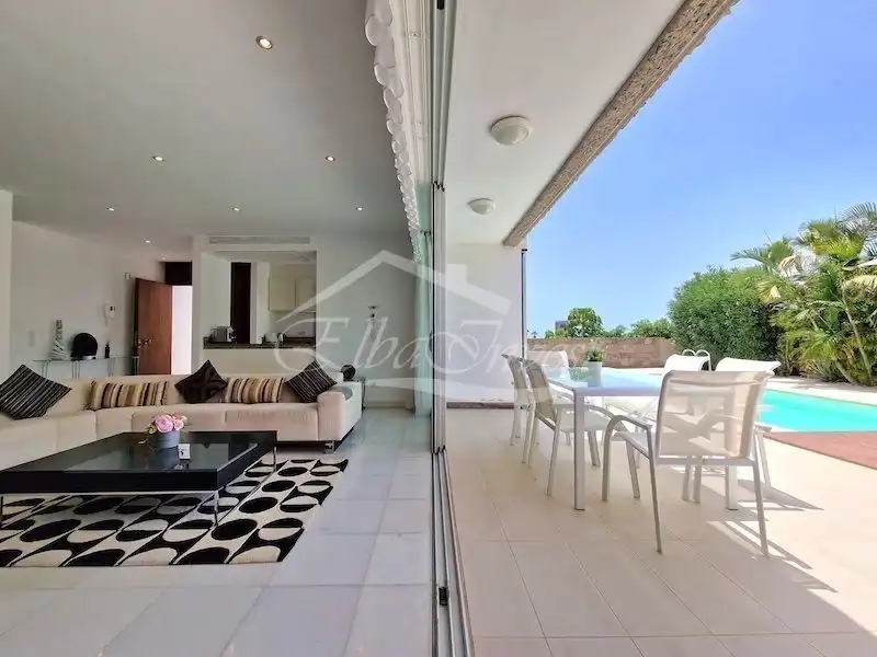 Terrassa de Casa o xalet en venda en Adeje amb Aire condicionat, Jardí privat i Terrassa