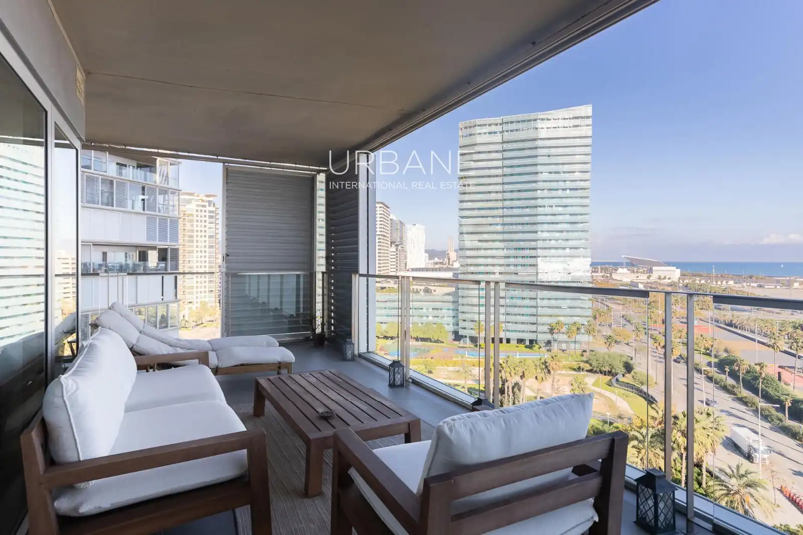 Terraza de Ático de alquiler en Barcelona con Aire acondicionado, Calefacción y Amueblado