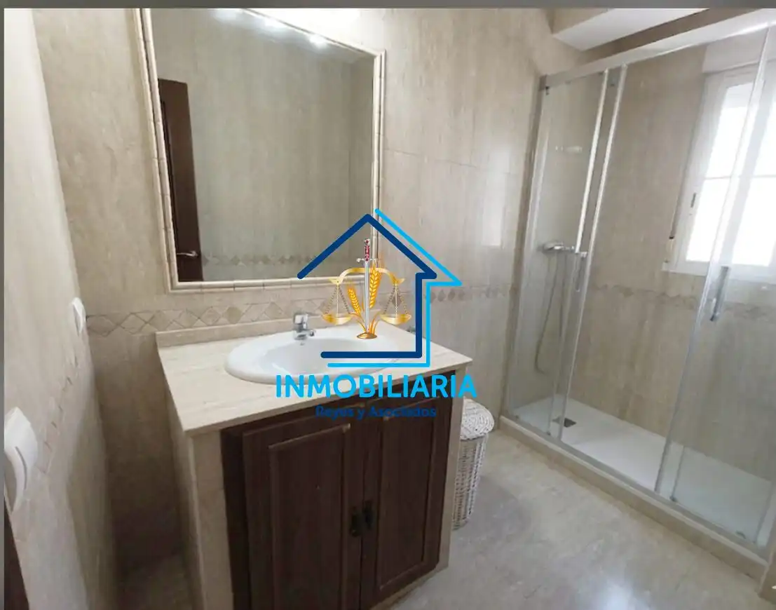 Badezimmer von Wohnung zum Verkauf in Córdoba mit Klimaanlage, Terrasse und Möbliert