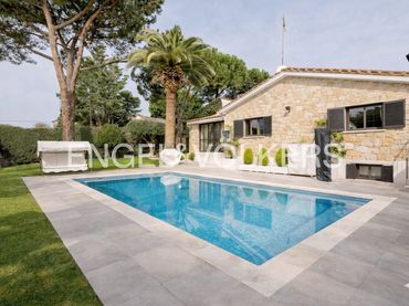Casa con piscina en venta en El Olivar de Mirabal