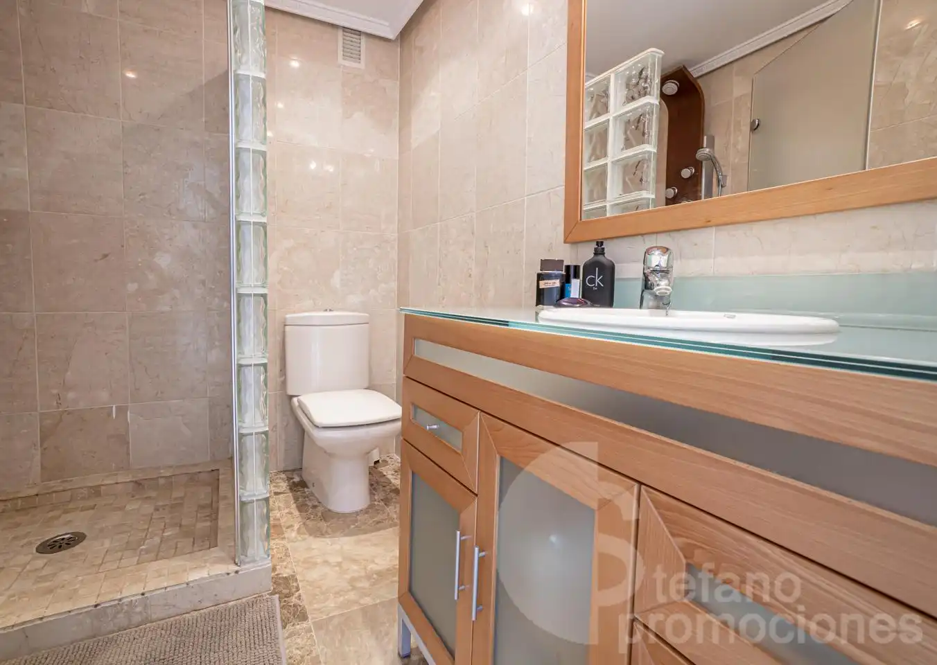 Baño de Casa adosada en venta en Málaga con Aire acondicionado, Calefacción y Jardín privado