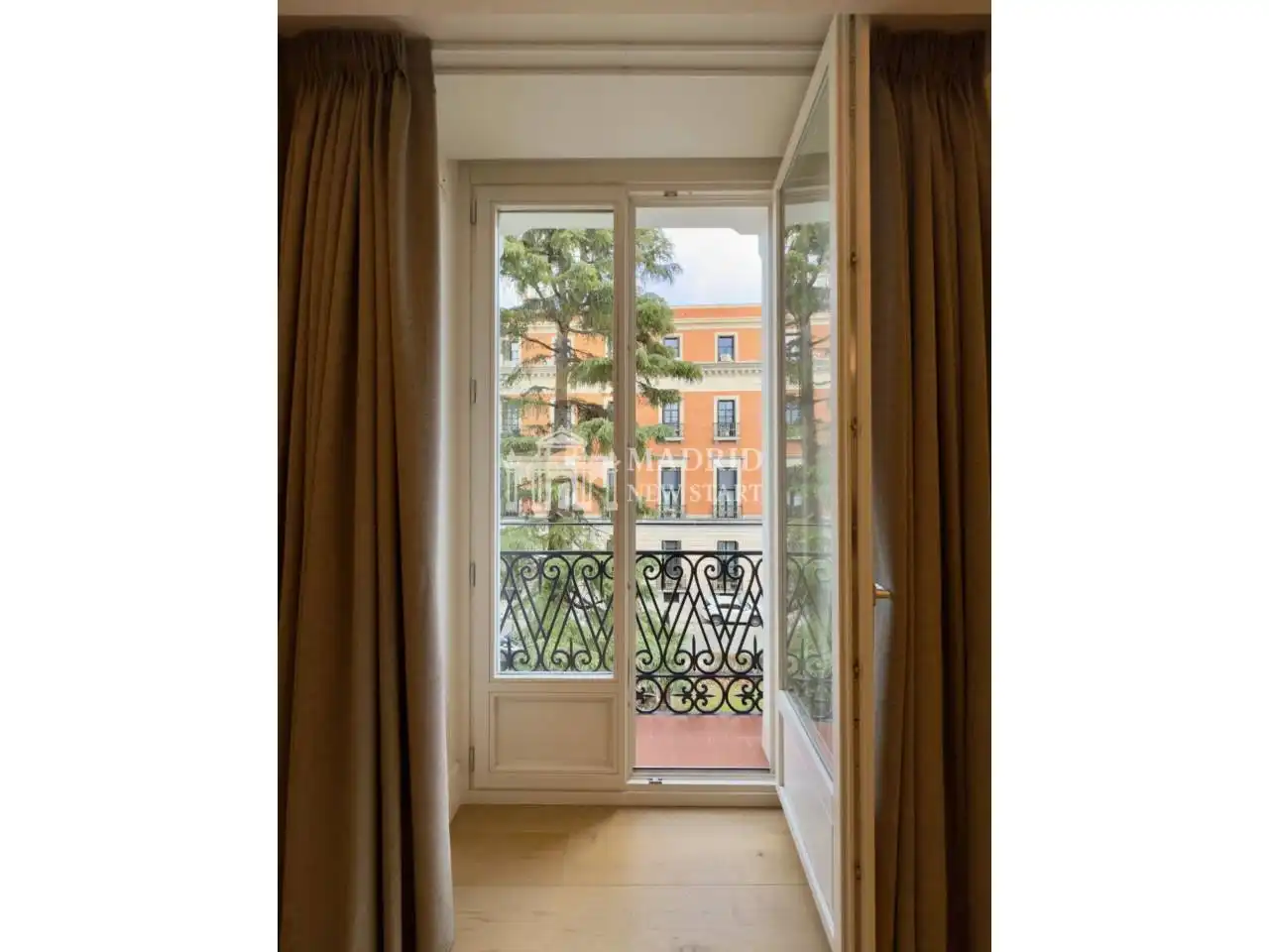 Schlafzimmer von Wohnung zur Miete in Madrid mit Klimaanlage, Heizung und Parkett