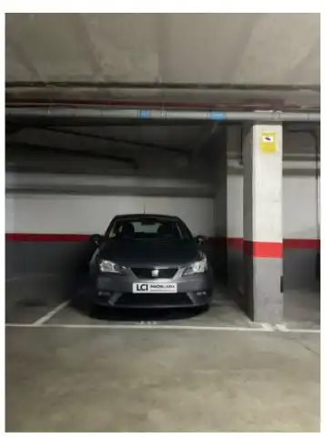Parking de Piso en venta en Alcalá de Henares con Calefacción, Parquet y Terraza