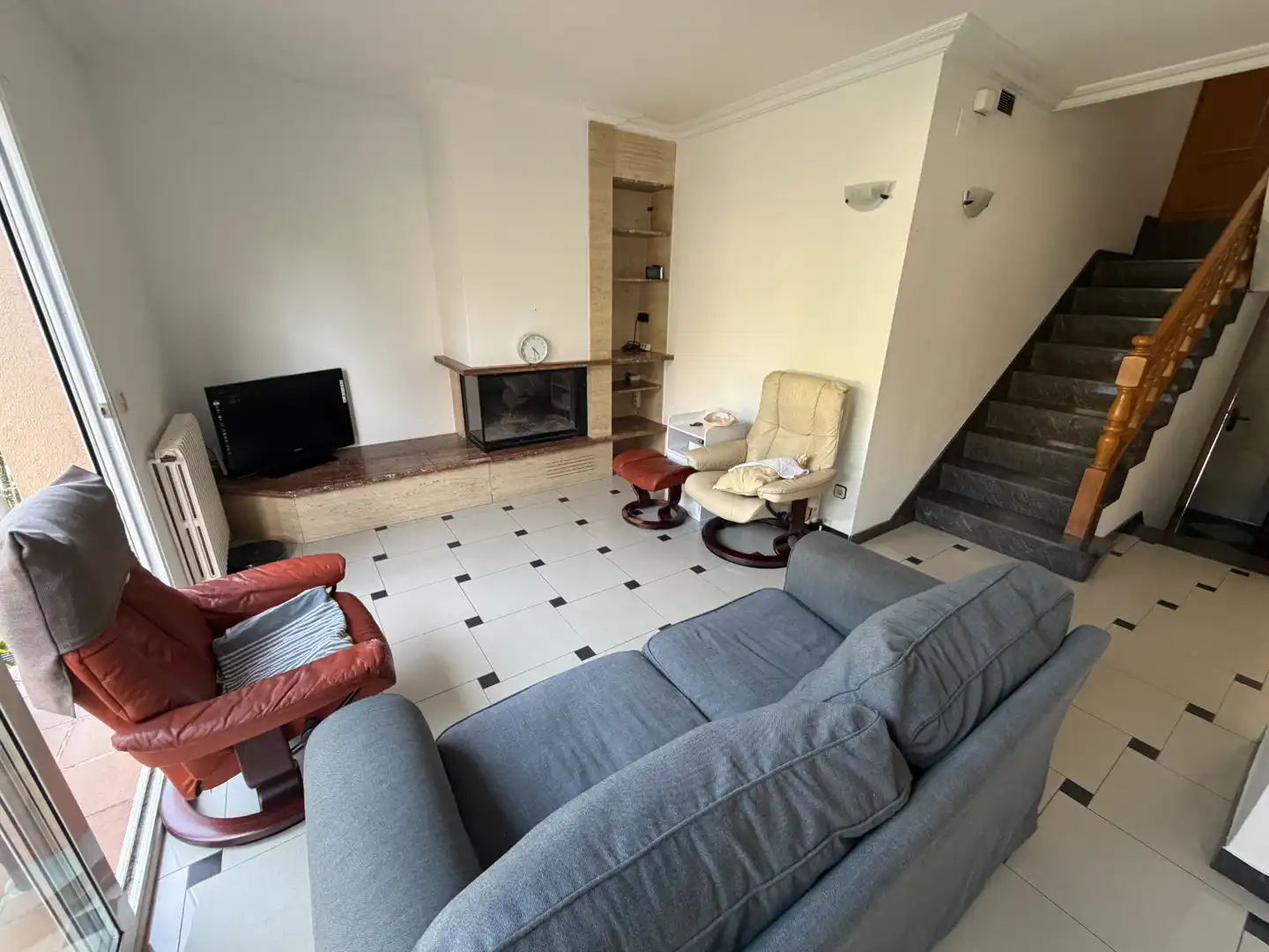 Sala d'estar de Casa adosada en venda en Olot amb Aire condicionat, Calefacció i Jardí privat
