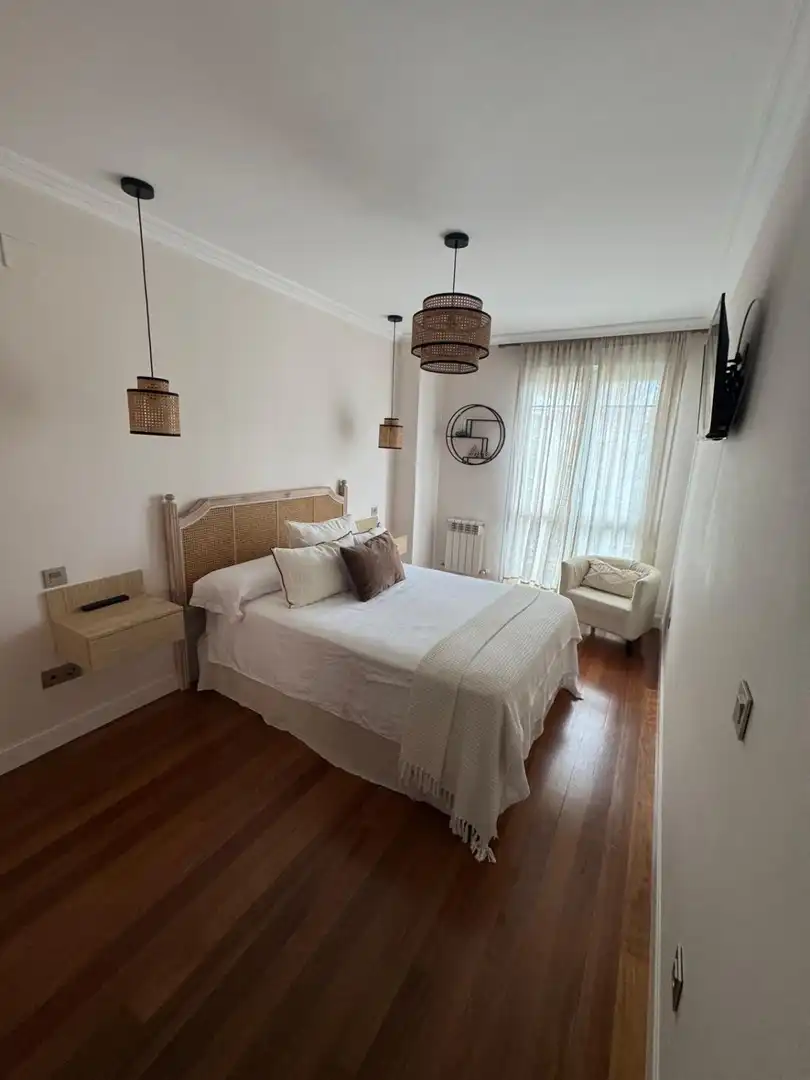 Bedroom of Flat for rent in Castro-Urdiales
