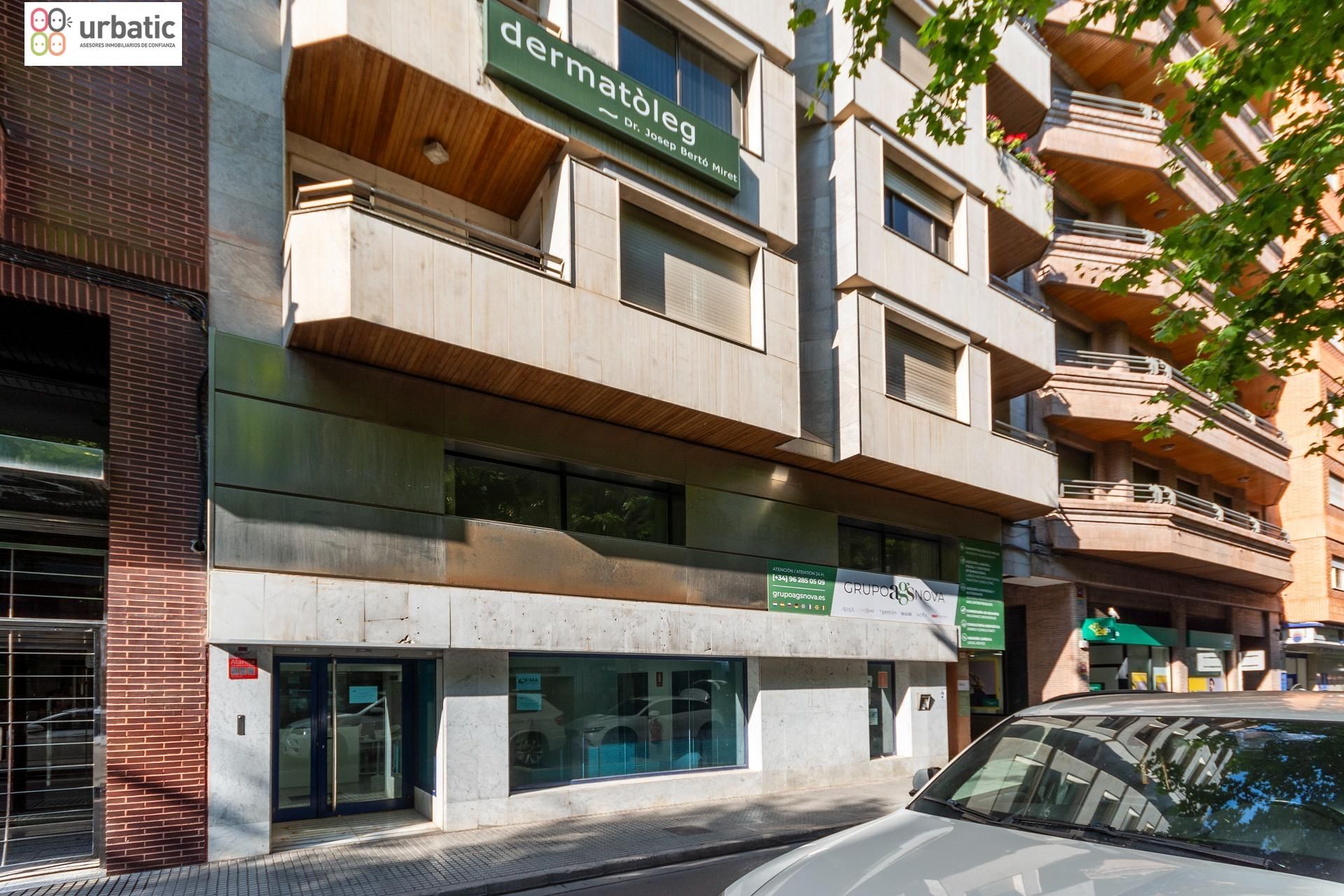 Vista exterior de Oficina en venda en Gandia amb Aire condicionat