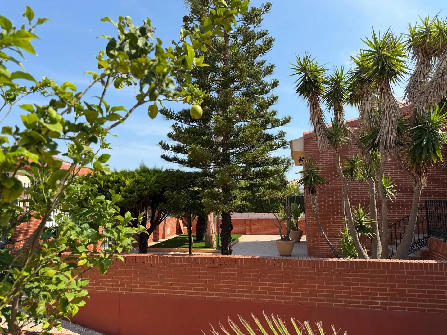 Garden of Houses for sale in Cartagena  with Air Conditioner, Heating and Private garden