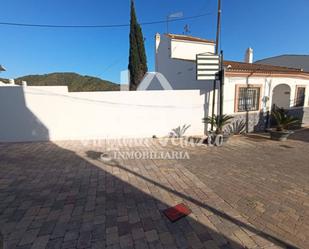 Vista exterior de Casa o xalet en venda en Totalán amb Aire condicionat, Jardí privat i Terrassa