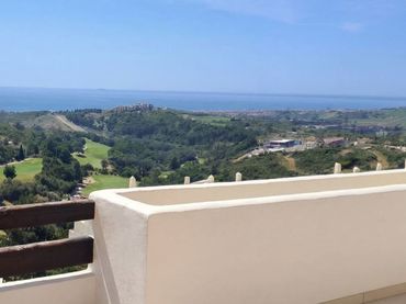 Penthouse with pool for sale in Doña Julia Golf