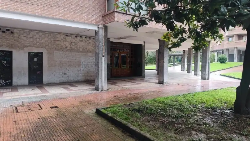 Business premises for sale in Plaza Zabalgane, imagen 9
