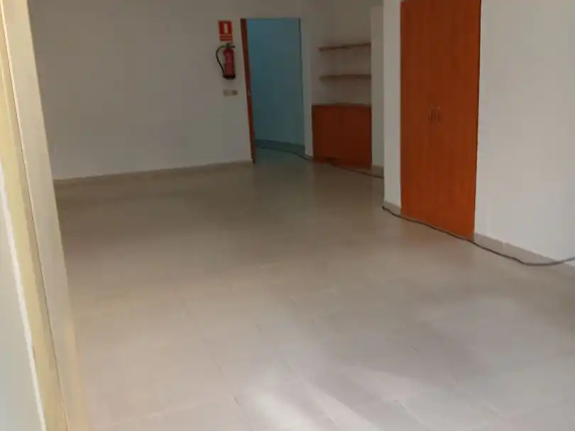 Local comercial en alquiler en Avinguda llibertat 25, imagen 2