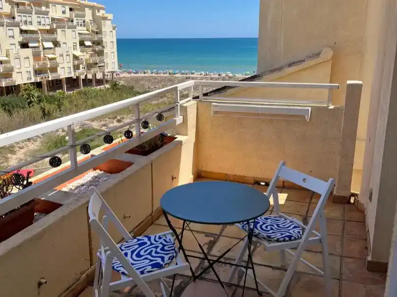 Terrasse von Wohnungen zur Miete in Pobles del Sud