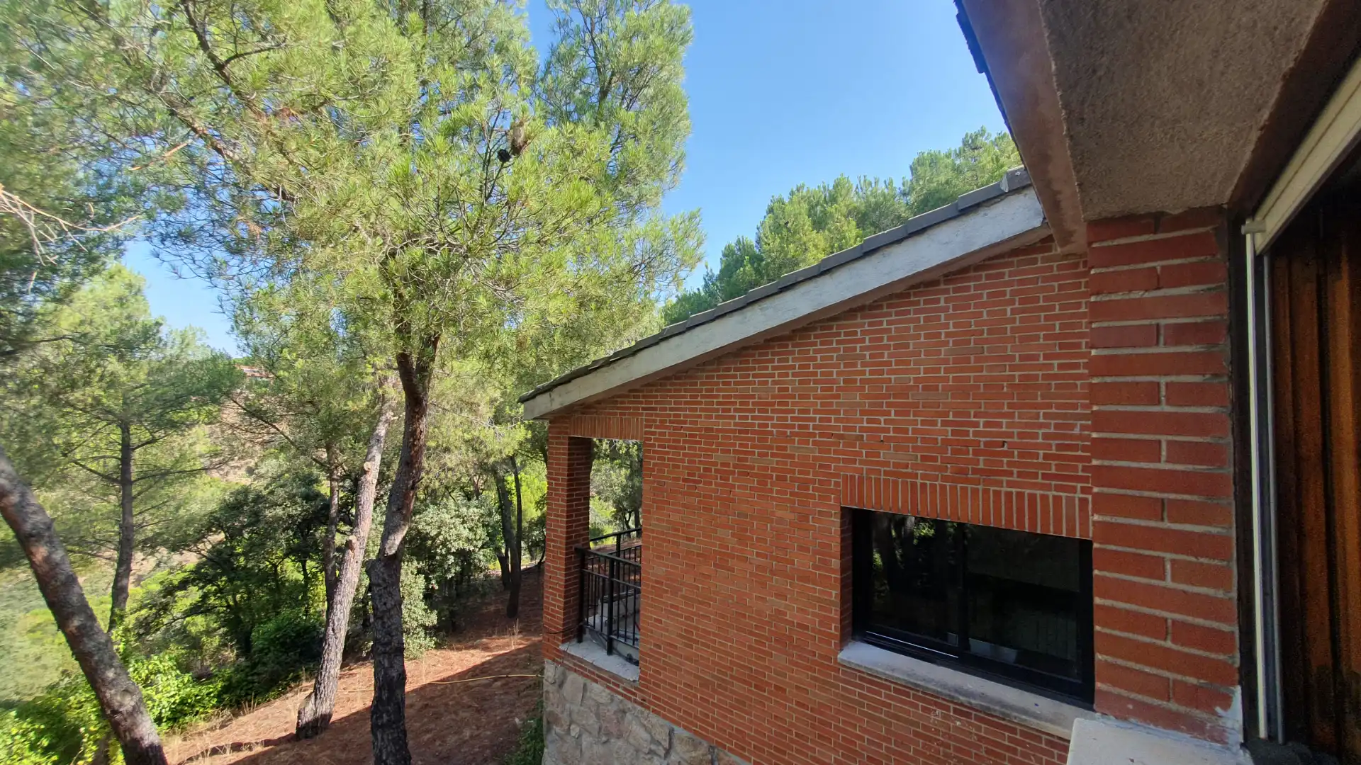 Vista exterior de Casa o xalet de lloguer en Valdemorillo amb Calefacció, Jardí privat i Terrassa