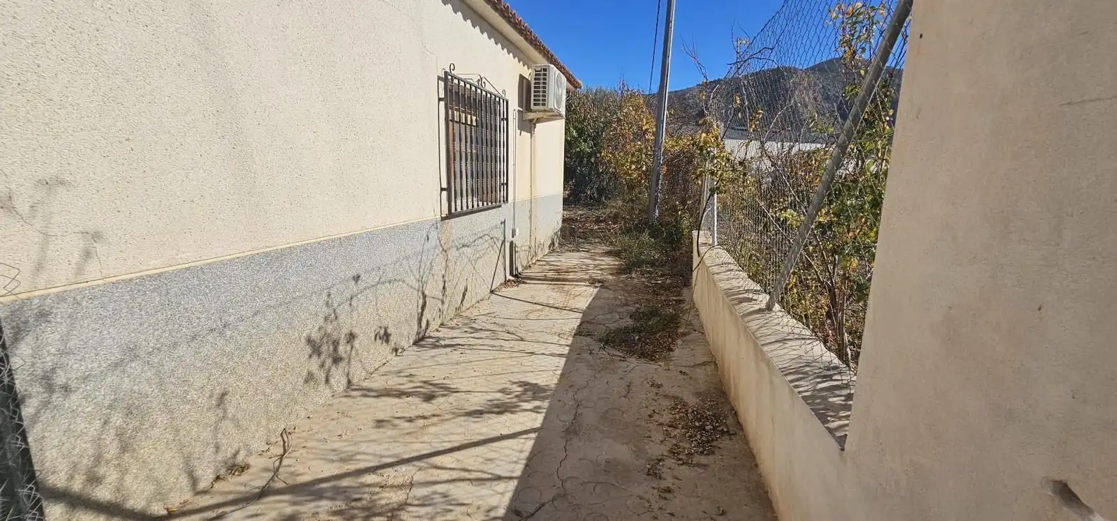 Vista exterior de Casa o chalet en venta en Algueña con Aire acondicionado, Calefacción y Jardín privado