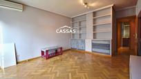 Sala d'estar de Pis en venda en Torrejón de Ardoz amb Aire condicionat, Calefacció i Piscina comunitària
