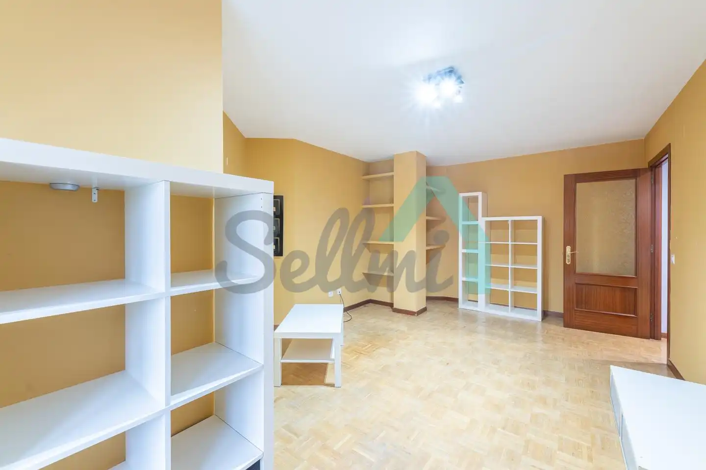 Flat for rent in Oviedo   with Heating, Parquet flooring and Furnished