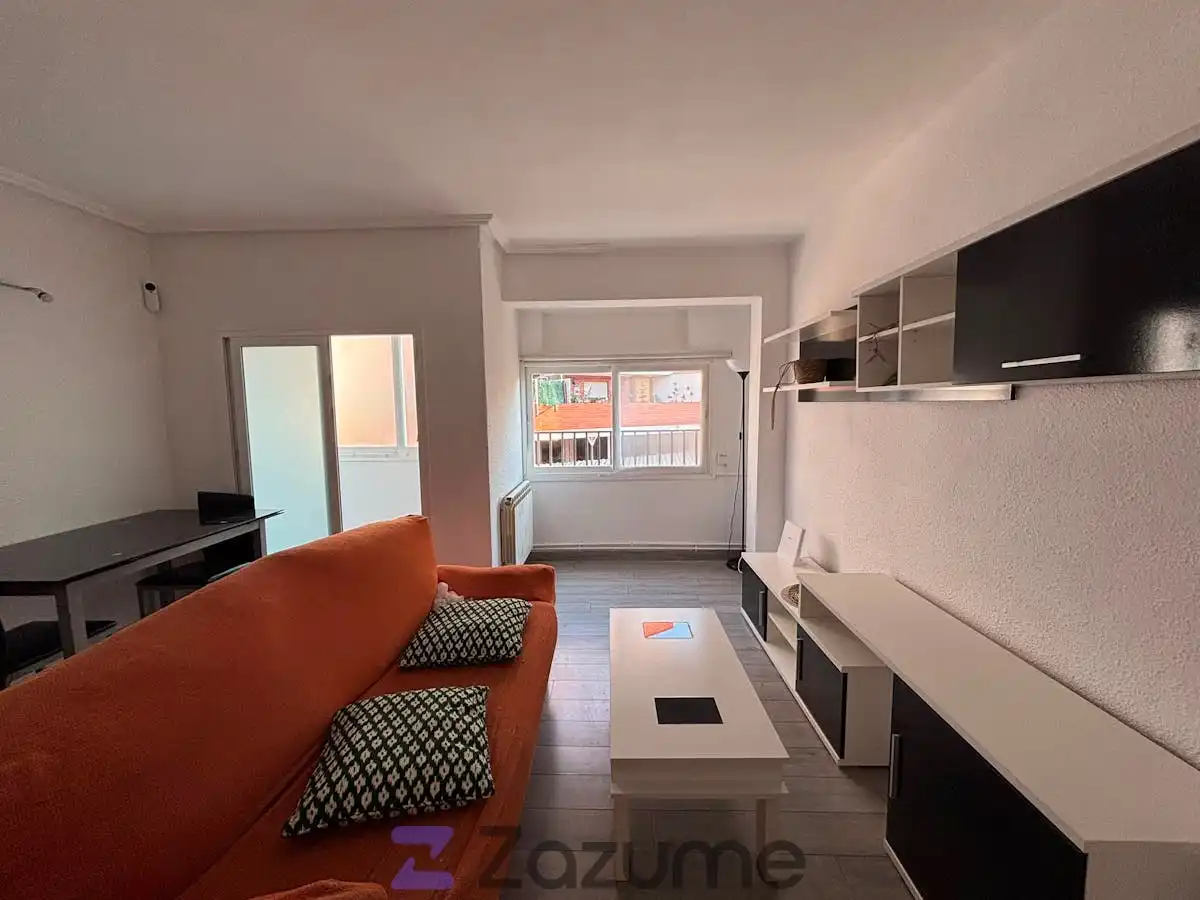 Wohnzimmer von Wohnung zur Miete in Zaragoza mit Heizung, Möbliert und Ofen