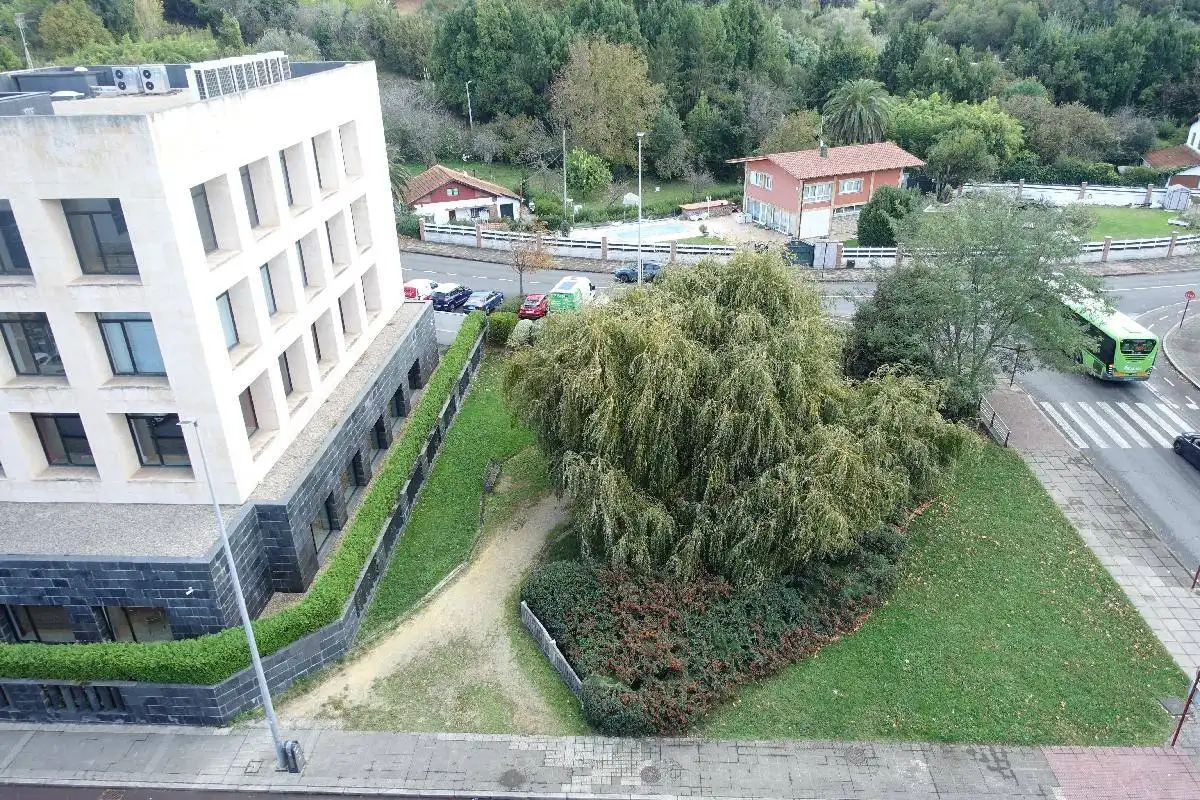 Aparcament de Oficina de lloguer en Leioa