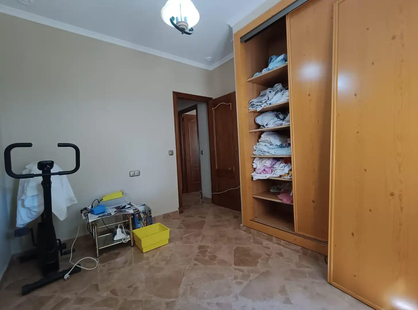 Dormitori de Casa o xalet en venda en Chiclana de la Frontera amb Jardí privat