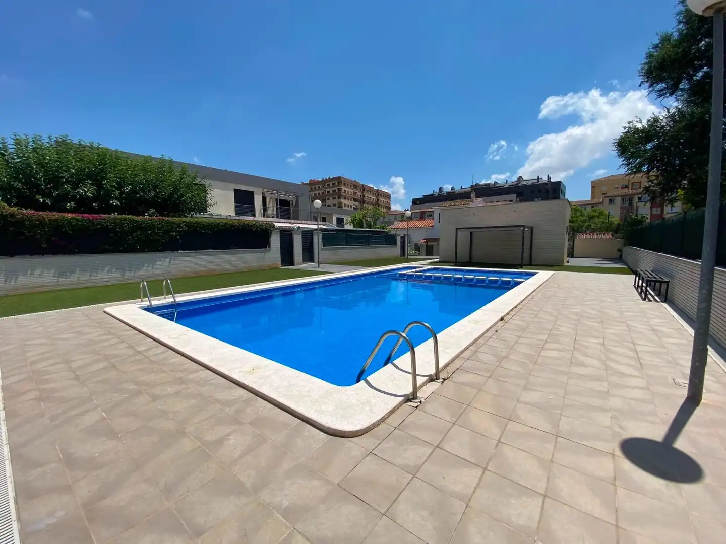 Piscina de Casa o chalet en venta en Castellón de la Plana / Castelló de la Plana con Aire acondicionado, Calefacción y Jardín privado