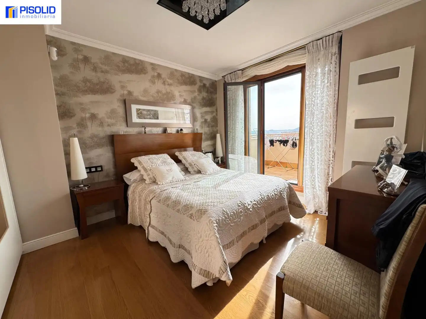 Habitación de Ático en venta en Valladolid con Calefacción, Parquet y Terraza