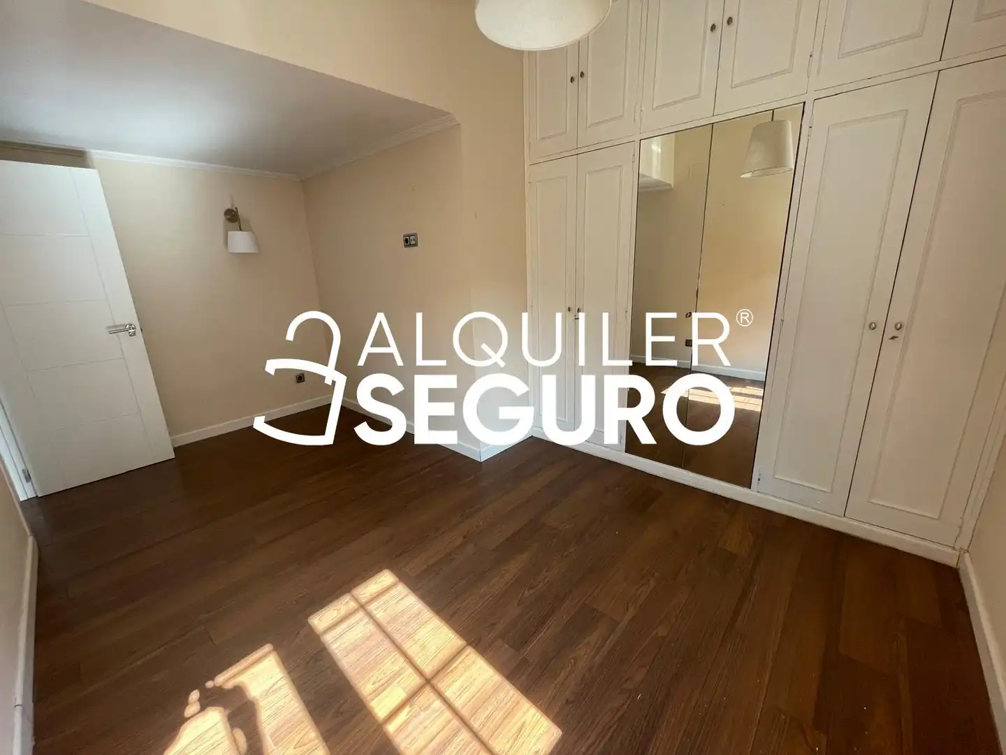 Bedroom of Flat for rent in Madrid  with Air Conditioner, Heating and Furnished