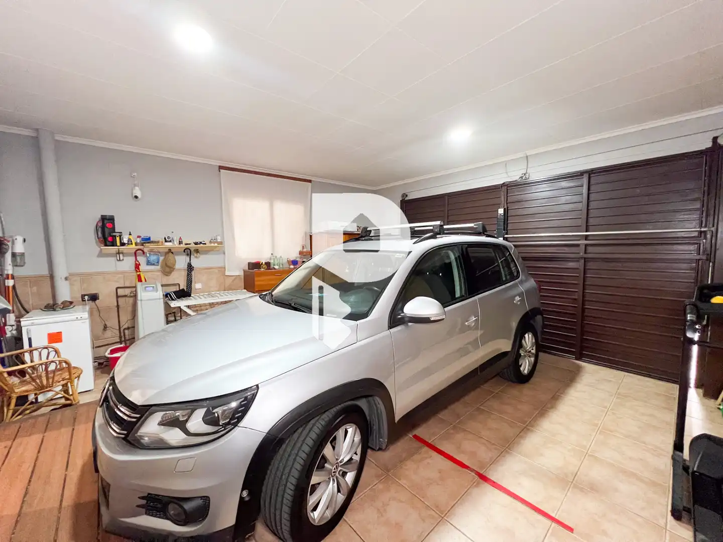 Aparcament de Casa o xalet en venda en Vallirana amb Aire condicionat, Calefacció i Jardí privat
